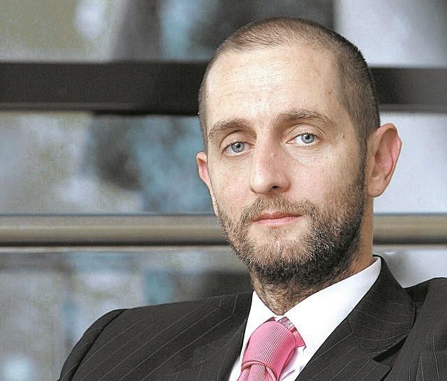 Producătorii de medicamente sunt &icirc;ngrijorați! Virusul a intrat &icirc;n comunitate. "Vaccinul şi tratamentul sunt prea dificil de găsit"