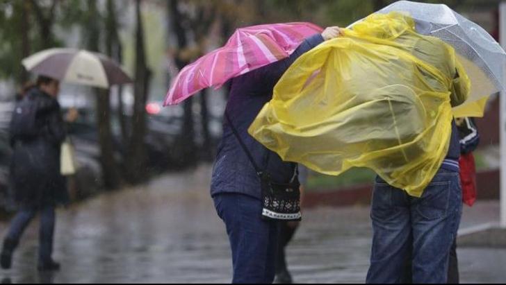 Avertizare meteo &icirc;n Rom&acirc;nia. Vremea se strică! ANM: Vin furtunile și va ploua torențial