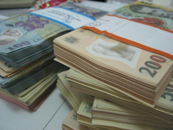 Salarii majorate cu 25% pentru o categorie &icirc;nseamnată de bugetari. Legea a fost promulgată