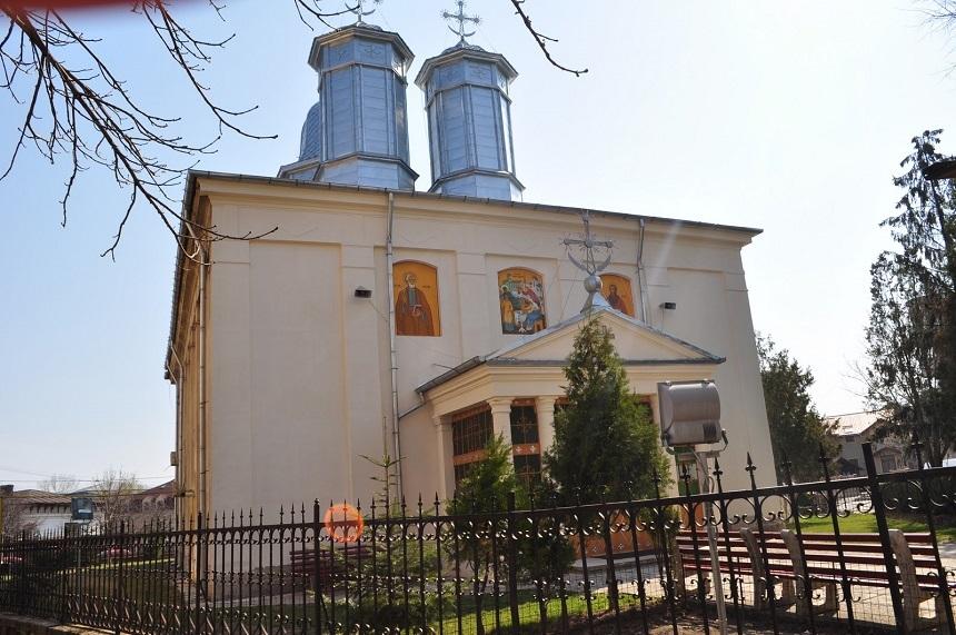 Fă ce zice popa, nu ce face popa! Alertă &icirc;n Buzău, după ce trei preoţi sunt infectați cu Covid-19