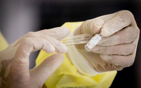 Coronavirusul va fi oprit cu un vaccin! Antidotul va fi disponibil până la sfârşitul anului, în toată lumea