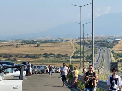 Românii care au programate concedii în Grecia ar putea afla de la o zi la alta că nu mai pot pleca. MAE: Grecii pot modifica oricând condițiile