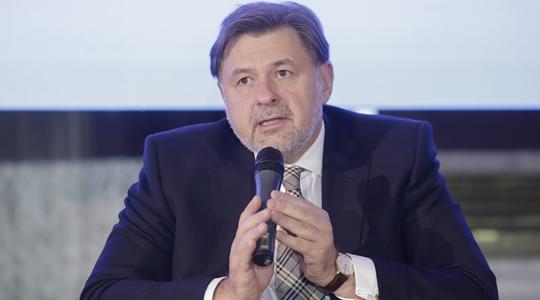 "Stați c&acirc;t mai departe!" Locul &icirc;n care coronavirusul se ia cel mai rapid, dezvăluit de profesorul Alexandru Rafila