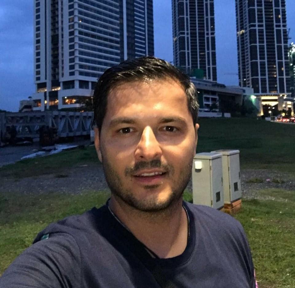 FOTO | Liviu V&acirc;rciu la plimbare cu băiețelul! Prima postare a vedetei alături de fiul lui!