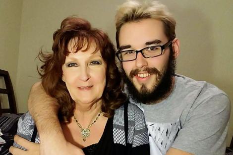 Un t&acirc;năr de 17 ani s-a căsătorit cu iubita de 71 de ani. Ce s-a &icirc;nt&acirc;mplat după 5 ani
