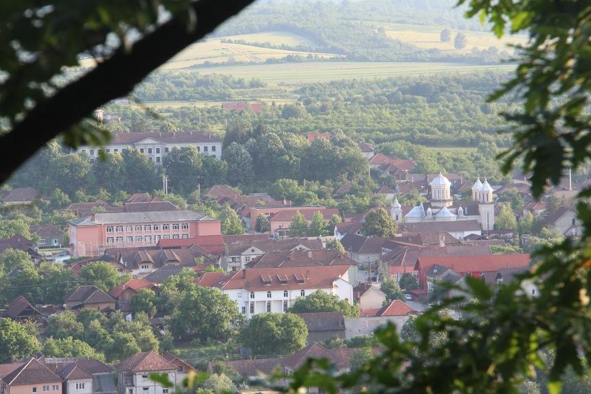 Patru sate din două comune din judeţul Arad intră &icirc;n carantină din cauza numărului mare de persoane depistate cu COVID-19