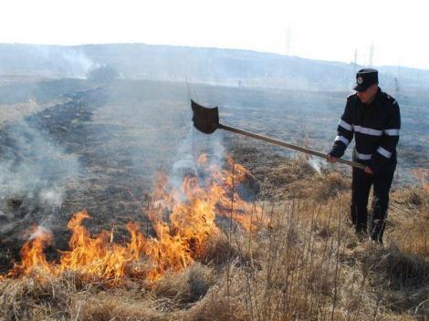 Incendiu în apropiere de Bucureşti. Mesaj RO-ALERT pentru locuitorii din zonă, care spun că mirosul e insuportabil