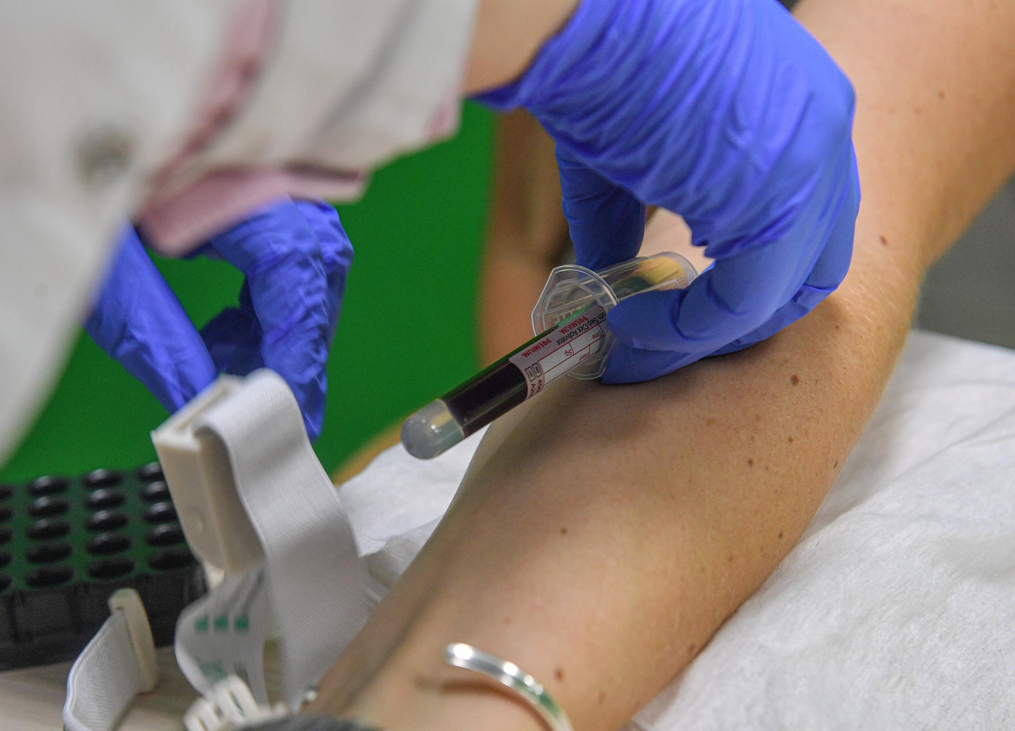 Vor primi rom&acirc;nii vaccinul antiCOVID-19 aprobat de Rusia? Răspunsul categoric dat de reprezentanții Ministerului Sănătății