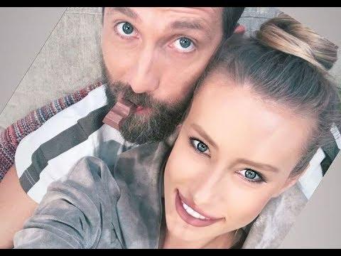 Dani Oțil și iubita lui, mesaj cu sub&icirc;nțeles pentru fani! Ce detaliu au observat toți: &bdquo;Vine barza, bine-mi pare&rdquo;