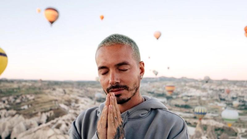 J Balvin este infectat cu coronavirus și a făcut complicații din cauza bolii. Mesajul artistului i-a uimit pe fani