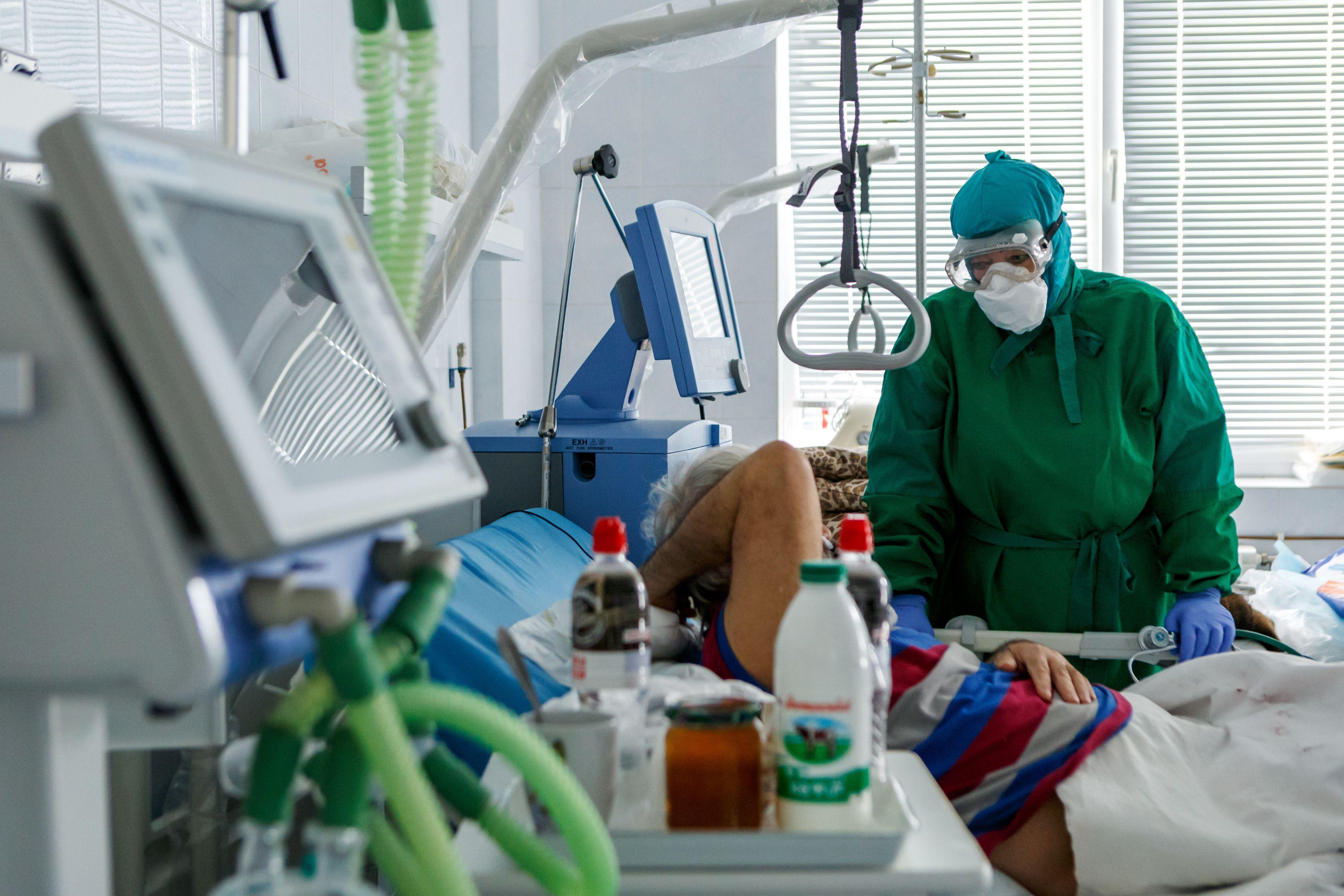 Peste 1.000 de cazuri de coronavirus &icirc;n Rom&acirc;nia, &icirc;n ultimele 24 de ore. Alți 45 de oameni au murit