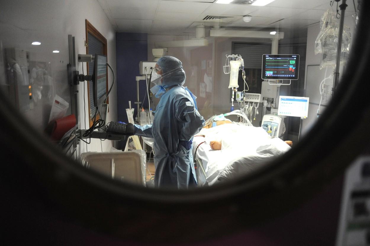 Explozie de cazuri de coronavirus &icirc;n Rom&acirc;nia, &icirc;n ultimele 24 de ore. Sunt peste 73.000 de persoane infectate, iar numărul bolnavilor de la ATI a urcat la 480