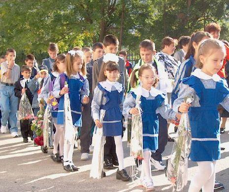 Elevii vor fi primiți la școală doar cu declarație pe propria răspundere semnată de părinți. Ce responsabilități au aceștia după 15 septembrie&nbsp;