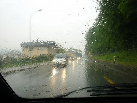 Meteorologii, anunț de ultimă oră. Ploi torențiale și furtuni violente, în mai multe județe din țară. Iată care sunt zonele afectate