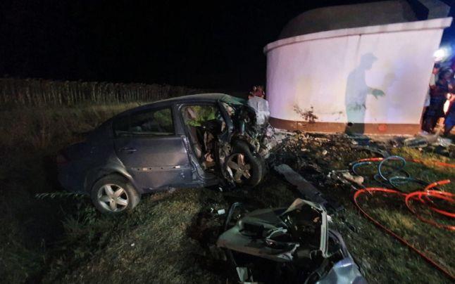 Accident cumplit! S-a izbit cu mașina de o troiță și a murit! Avea doar 25 de ani! Atenție, imagini ce vă pot afecta emoțional! Video