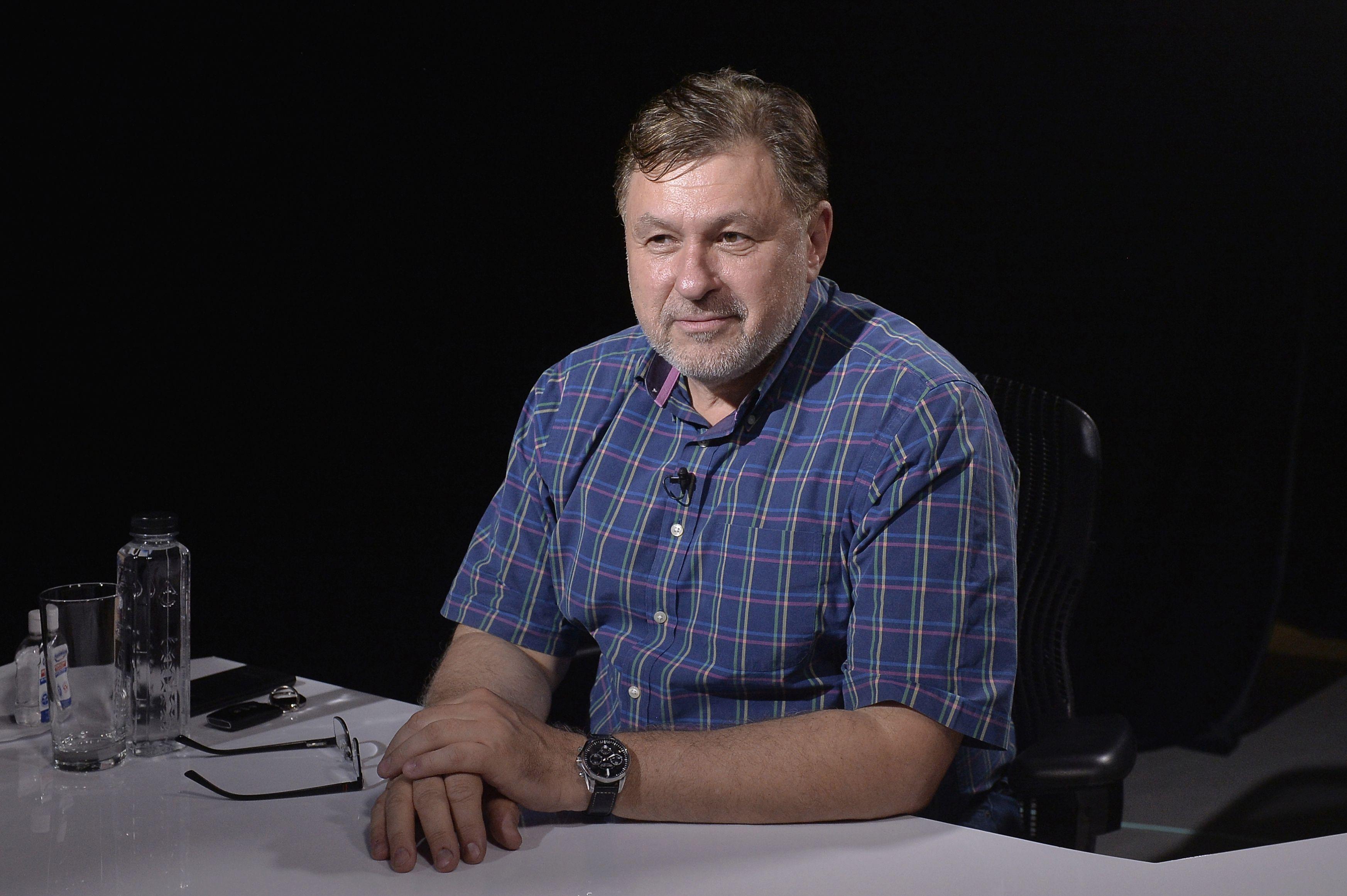 Vaccinul pentru COVID-19, obligatoriu, &icirc;n Rom&acirc;nia? Cine sunt primii oameni care &icirc;l vor primi. Alexandru Rafila: &bdquo;Va exista o prioritizare&rdquo;