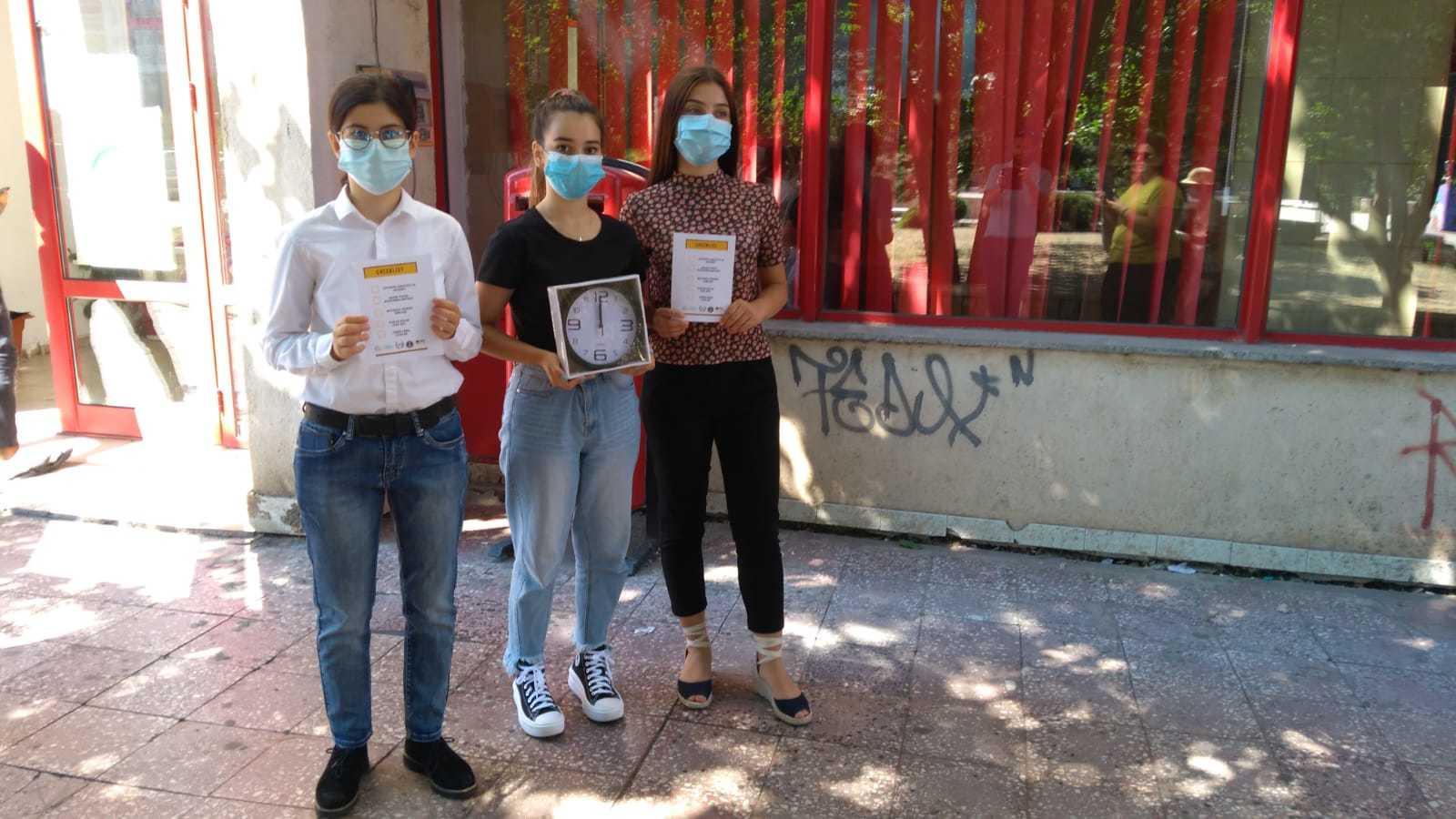 Elevii cer Guvernului să anunţe dacă va &icirc;ncepe noul an şcolar. Orban: Şcoala debutează &icirc;n condiţiile pe care ni le va permite evoluţia pandemiei - FOTO