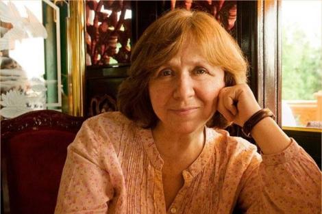 Uniunea Scriitorilor din România, solidară cu laureata premiului Nobel pentru Literatură Svetlana Alexievici