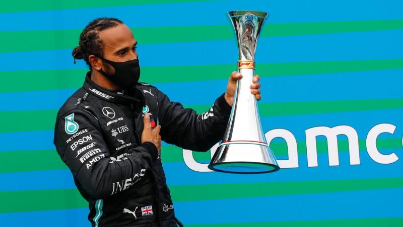 Lewis Hamilton, pe podium la Formula One Hungarian Grand Prix