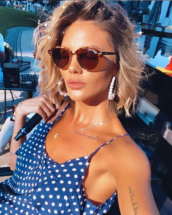 Ramona Olaru, &icirc;ntr-o pereche de sandale spectaculoase. &Icirc;ncălțările care i-au transformat complet ținuta