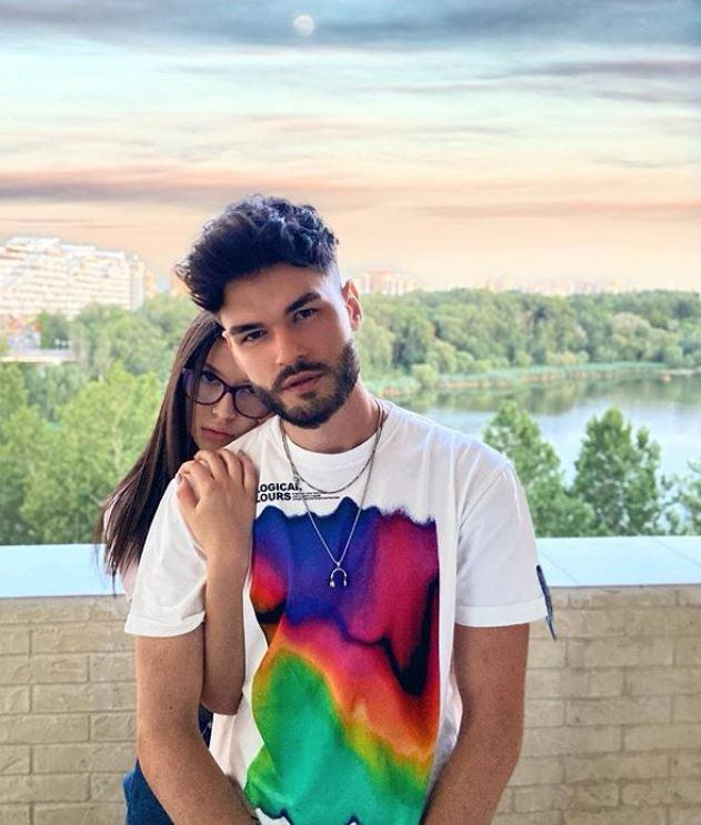 Povestea lor de dragoste topește fanii. Unul dintre cele mai tinere cupluri urmează să se mute &icirc;mpreună