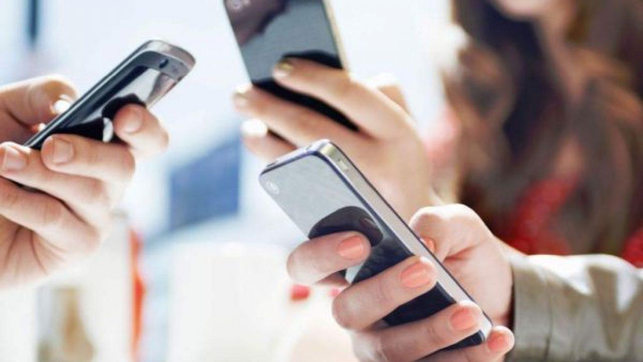 Ce este și cum se manifestă nomofobia! Vezi dacă ai și tu boala telefonului mobil