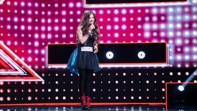 Iulia Perpelea, pe scena X Factor