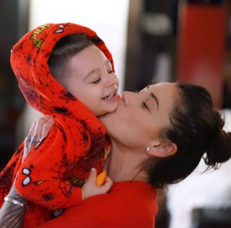 Sărbătoare &icirc;n familia Roxanei Vancea! Ce mesaj emoționant are pentru micuțul Milan