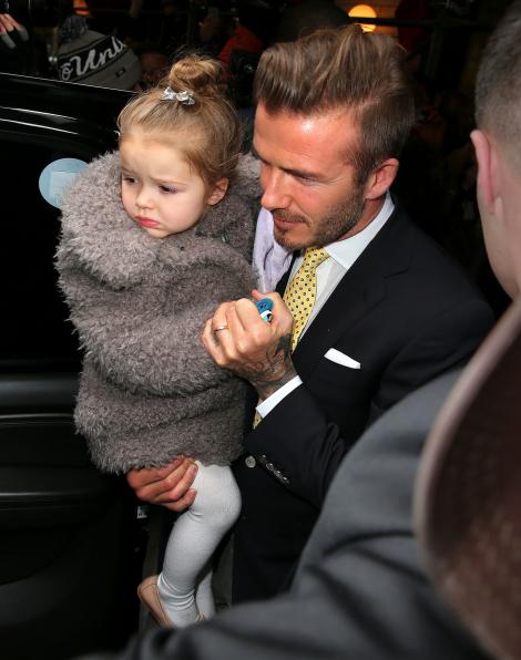 A crescut și s-a transformat într-o domnișoară frumoasă! Cum arată Harper Beckham, fiica soților Beckham