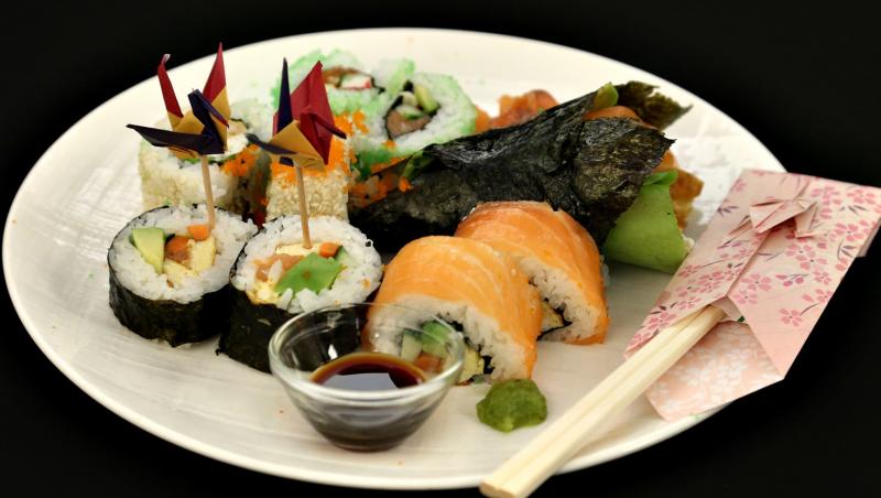 Sushi preparat în diverse moduri