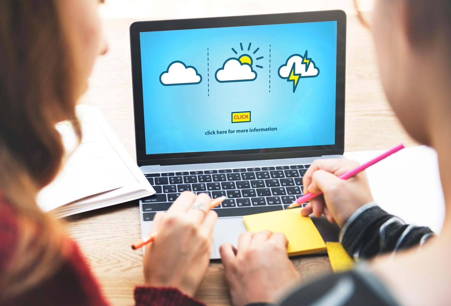 Prognoza meteo ANM. Cod galben de ploi și v&acirc;nt &icirc;n aproape toată țara. Care sunt zonele afectate