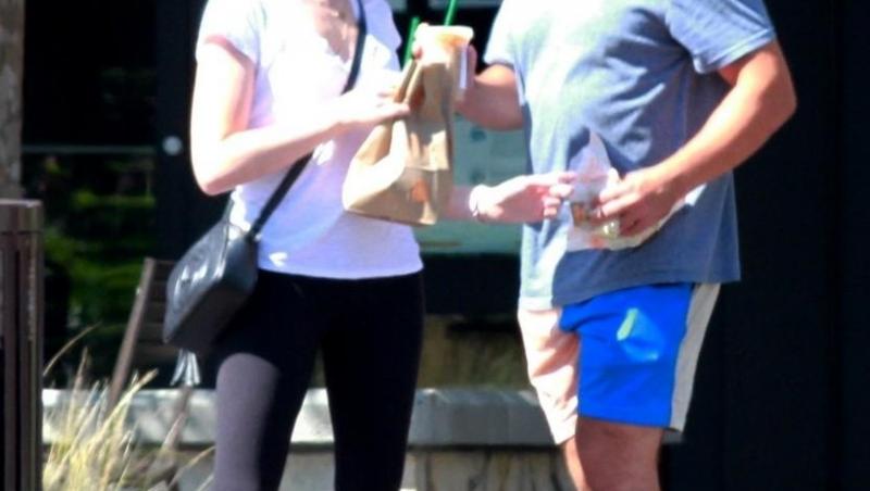 Taylor Lautner și iubita sa, Tay Dome, surprinși de paparazzii în Los Angeles