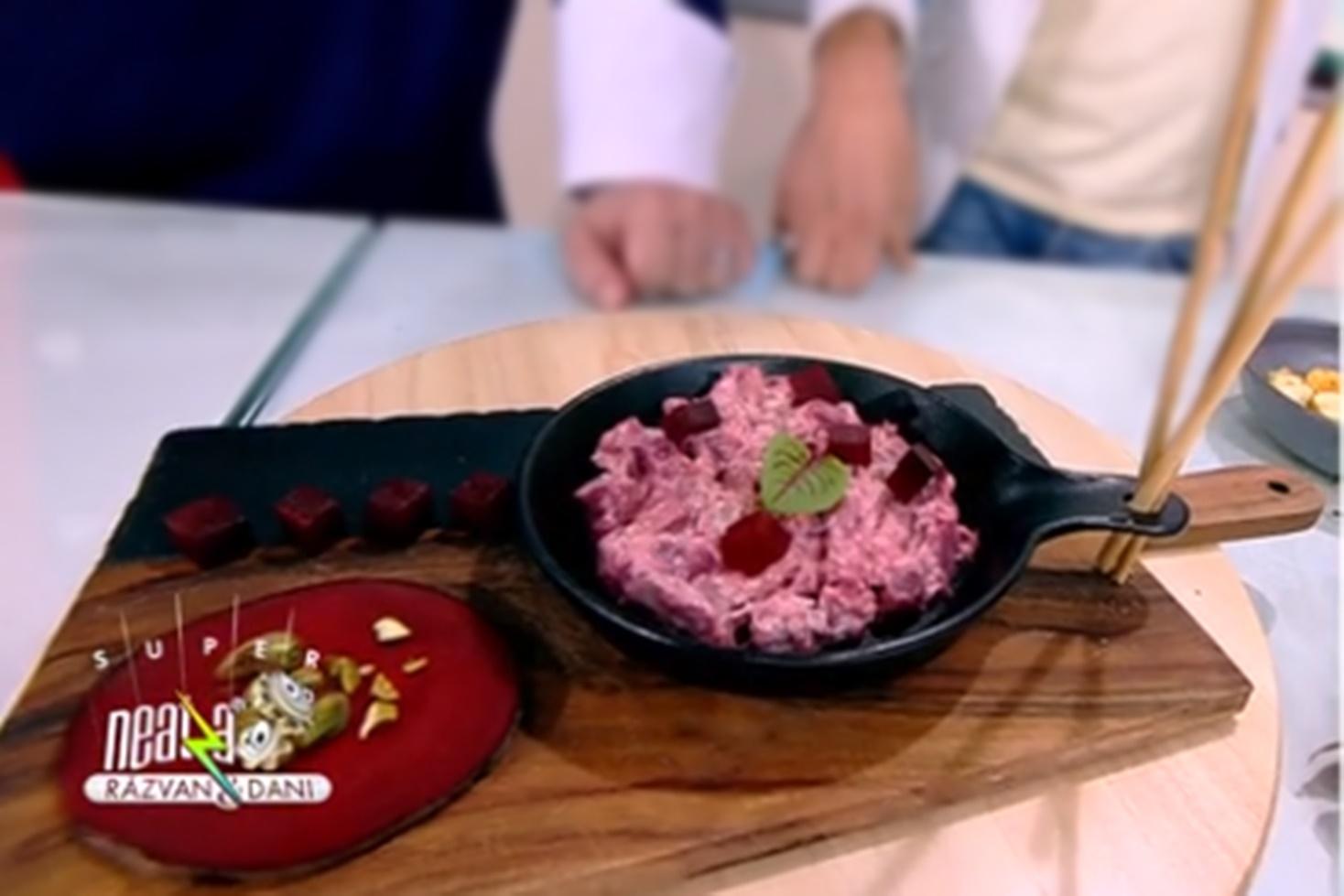 Salată de sfeclă roșie cu rasol de vită. Salată de toamnă din bucătăria lui Vlăduţ