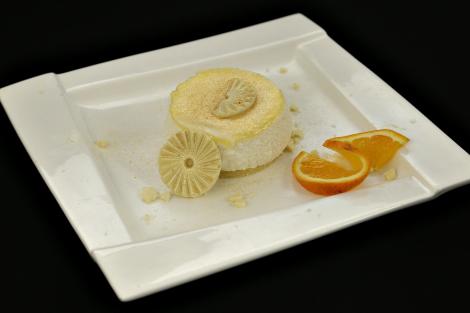 Mousse de ciocolată albă cu portocală și lemon curd
