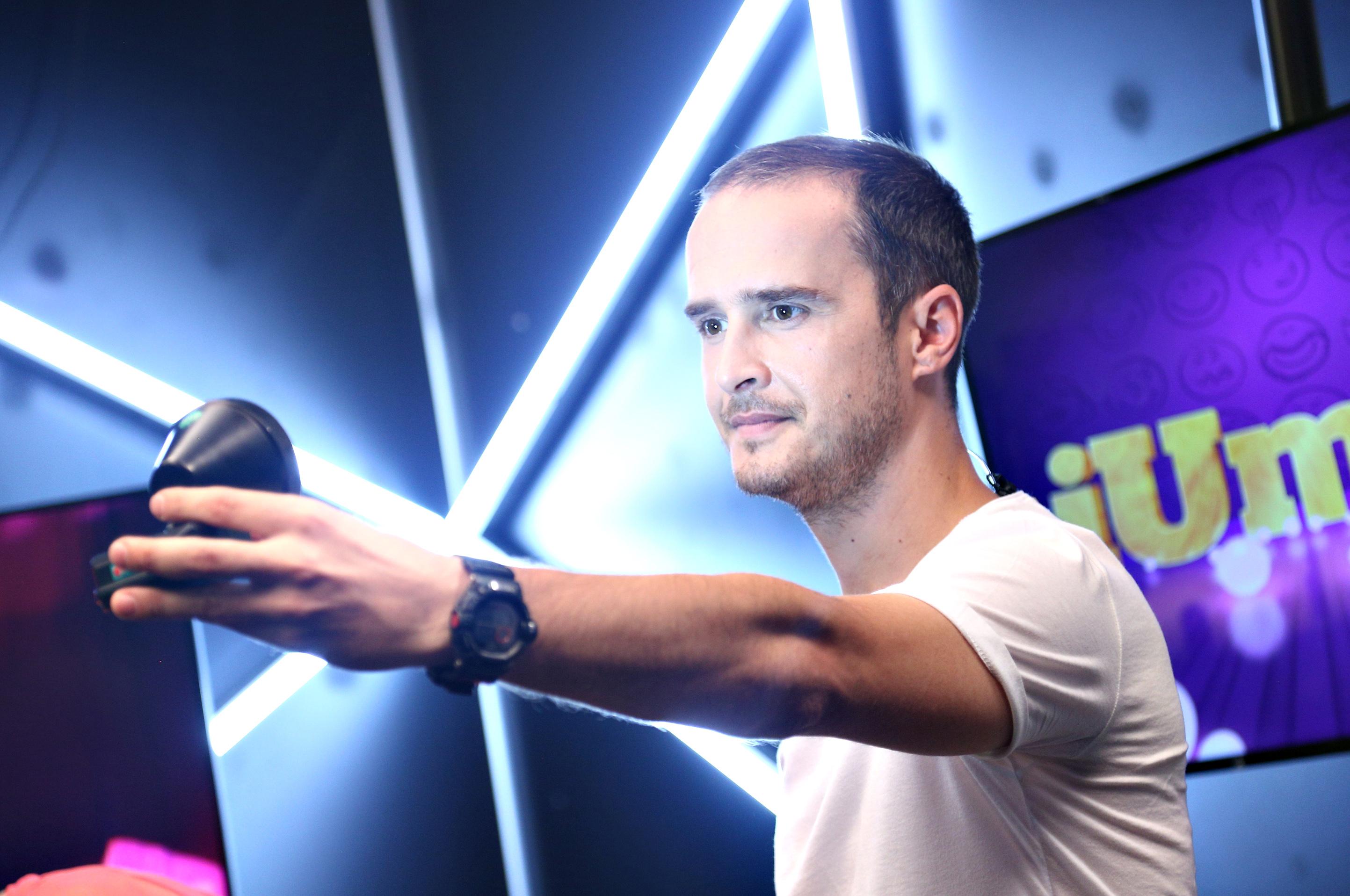 Cum arăta Șerban Copoț &icirc;n primul său videoclip, la 19 ani. &Icirc;ți mai amintești aceste imagini?