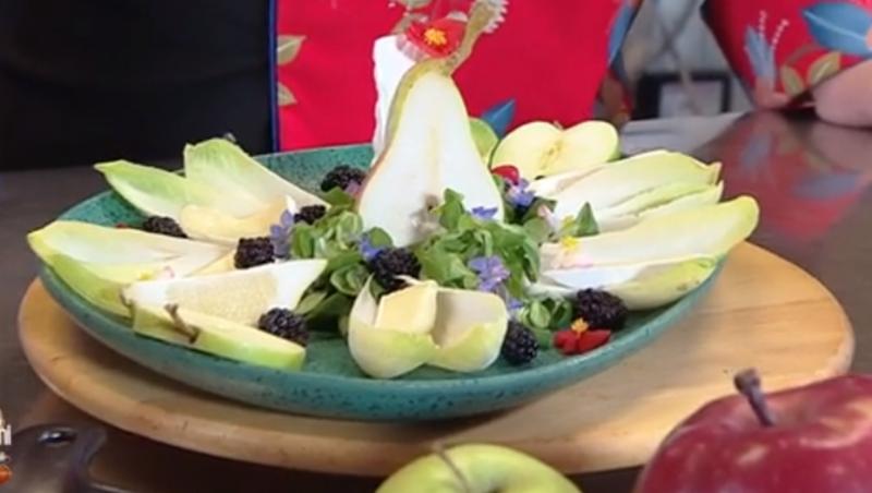 Salată de toamnă cu fructe și andive