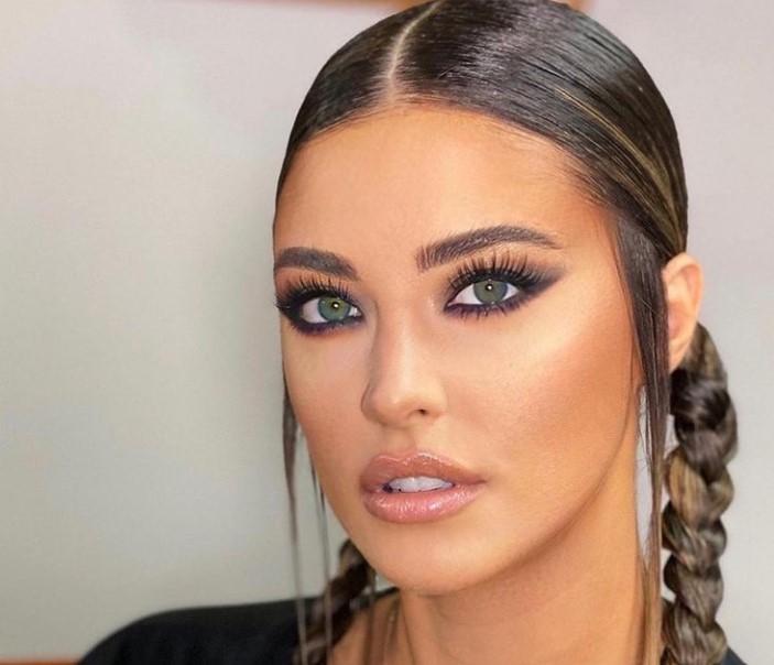 Rochia care a lăsat la vedere trupul perfect al Antoniei. Cum s-a pozat recent artista