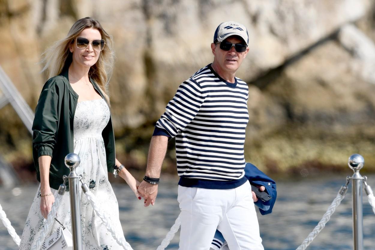 Antonio Banderas și Nicole Kimpel, surprinși la Eden Rock Hotel, în timpul Festivalului de la Cannes din anul 2019