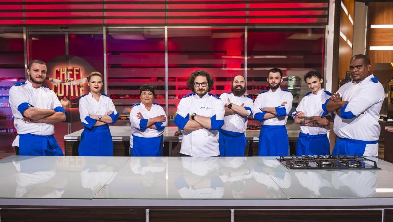 Rahela Pîslaru și ceilalți membri ai echipei albastre condusă de Florin Dumitrescu la „Chefi la cuțite” sezonul 7