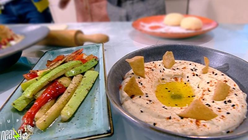 Hummus cu legume trase la tigaie și pită de casă, preparat de Chef Nicolai Tand la Super Neatza