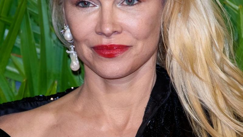 Pamela Anderson a dezvăluit de la ce i se trag "abilitațile fantastice din dormitor"