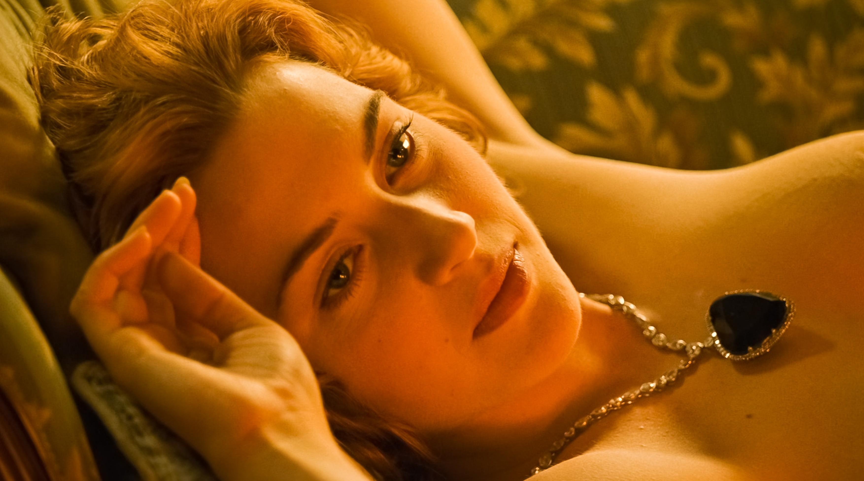 Kate Winslet, Titanic, scena nud desenat