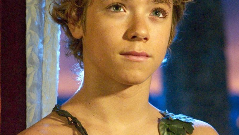 Cât a crescut și cât de mult s-a schimbat băiețelul care îl interpreta pe Peter Pan