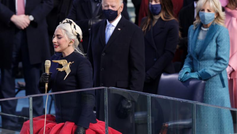 Detaliul inedit de pe pieptul lui Lady Gaga. Ce ținută a purtat artista la inaugurarea președintelui Joe Biden