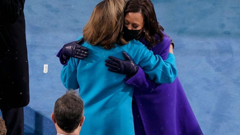 Jill Biden şi Kamala Harris au întors privirile la ceremonia de învestire a lui Joe Biden. Ce ținute au purtat