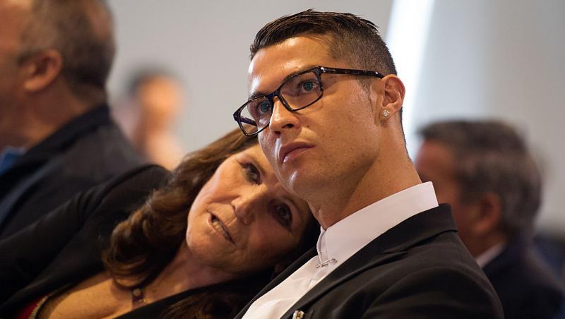 Cristiano Ronaldo alături de mama sa