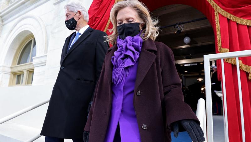 Hillary Clinton a optat și ea pentru o ținută mov în ziua inaugurării lui Joe Biden
