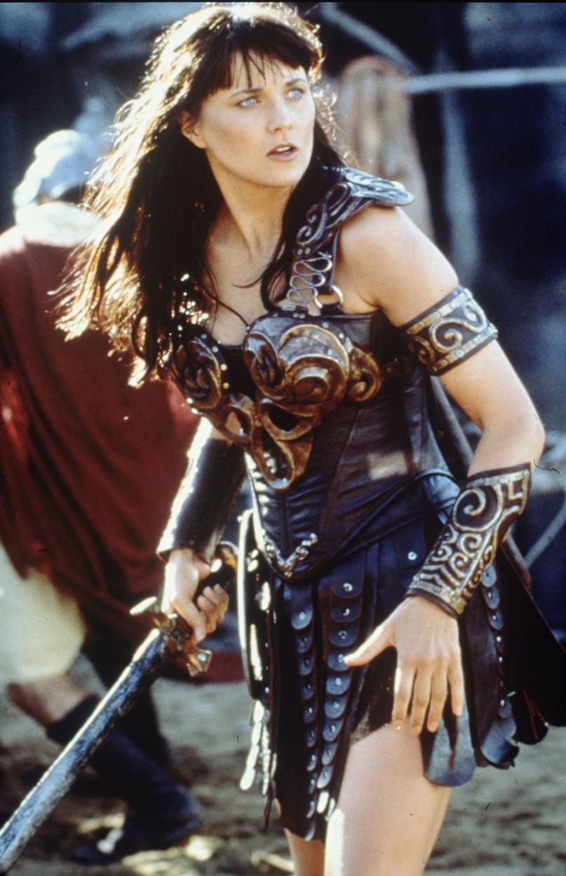 Lucy Lawless în rolul personajului Xena din ''Xena: Prințesa războinică''
