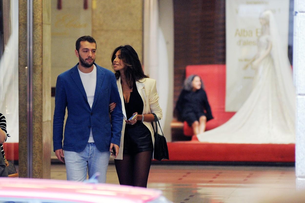 madalina ghenea si matei stratan fotografiati in mall