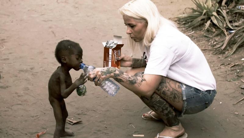 Anja Ringgren Loven, salvându-l pe micul Hope, copilul abandonat din Nigeria